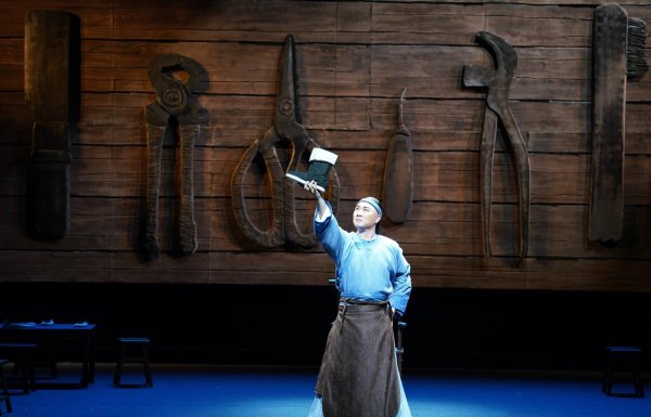 联富配资 “老字号+评剧”双非遗合作，《步步高升》鲜活道来内联升百年传奇