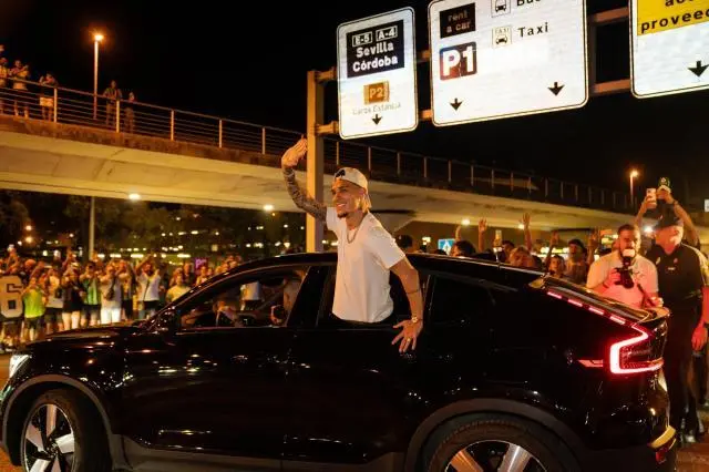 弘益配资 西甲夏窗盘点：花了英超1/6的钱，办成了多少事？