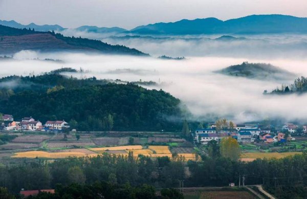 富豪配资 南漳：晨雾缭绕如画